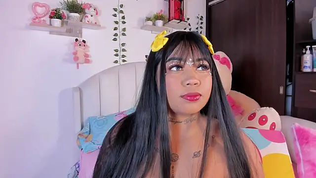 Emily restrepo online show from 04/03/26, 05:49