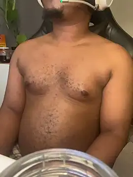 YesTheSexiest online show from 09/21/25, 04:41