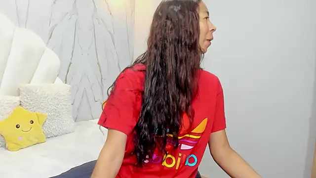 Snapshot of Rosalinda_Cortez chatting on 12/11/24, 12:44 Rosalinda Cortez online show from 12/11/24, 12:44