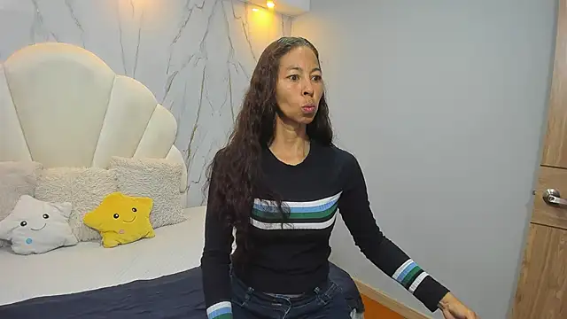 Snapshot of Rosalinda_Cortez chatting on 12/18/24, 12:29 Rosalinda Cortez online show from 12/18/24, 12:29