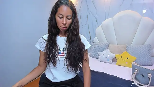 Snapshot of Rosalinda_Cortez chatting on 12/20/24, 04:04 Rosalinda Cortez online show from 12/20/24, 04:04