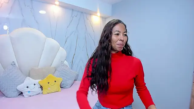 Snapshot of Rosalinda_Cortez chatting on 12/23/24, 12:52 Rosalinda Cortez online show from 12/23/24, 12:52