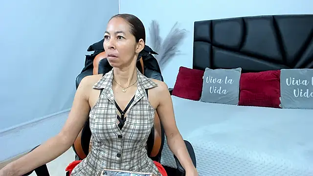 Snapshot of Rosalinda_Cortez chatting on 09/25/25, 12:53 Rosalinda Cortez online show from 09/25/25, 12:53