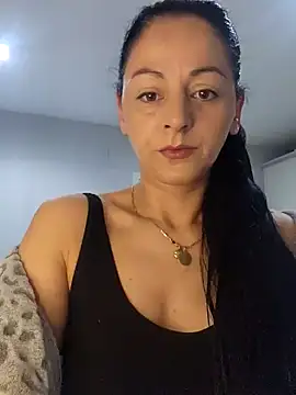 Snapshot of bruneta_sexy23 chatting on 03/11/25, 04:32 bruneta sexy23 online show from 03/11/25, 04:32