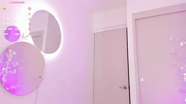 Snapshot of mia_yourmommy chatting on 03/01/25, 12:01 mia yourmommy online show from 03/01/25, 12:01