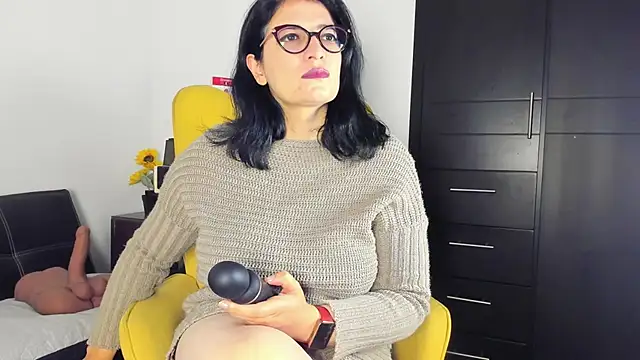 Snapshot of adriana71 chatting on 07/03/26, 01:01 adriana71 online show from 07/03/26, 01:01