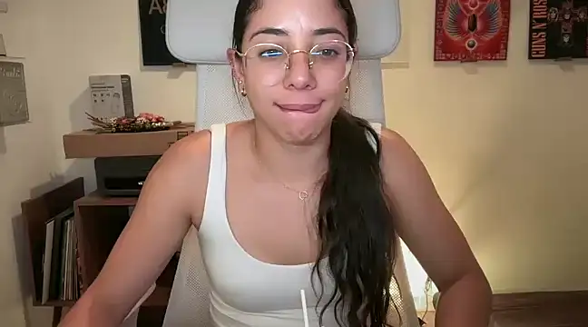 Snapshot of adriana__sosa_ chatting on 01/28/25, 11:17 adriana sosa online show from 01/28/25, 11:17