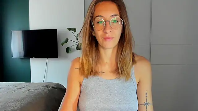 Snapshot of DesireMore90 chatting on 10/05/25, 10:57 DesireMore90 online show from 10/05/25, 10:57