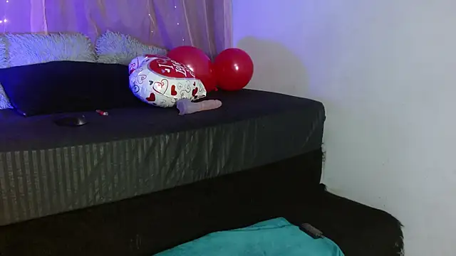 Snapshot of miley_jensen chatting on 02/15/25, 08:11 miley jensen online show from 02/15/25, 08:11