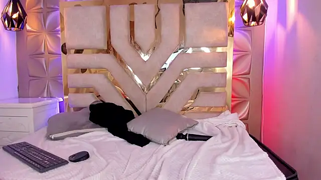 Snapshot of nahia_low chatting on 12/19/24, 06:01 nahia low online show from 12/19/24, 06:01