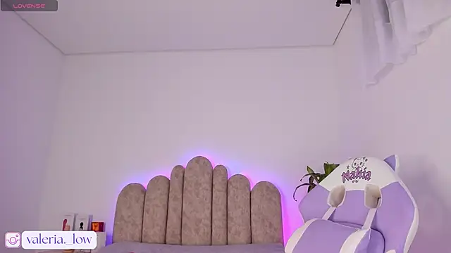 Snapshot of nahia_low chatting on 09/18/25, 05:53 nahia low online show from 09/18/25, 05:53