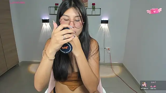 emily villamil online show from 10/20/25, 09:04