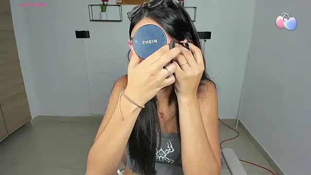 emily villamil online show from 04/08/26, 09:48