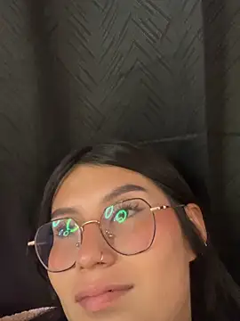 Snapshot of emily_villamil chatting on 06/02/26, 05:37 emily villamil online show from 06/02/26, 05:37