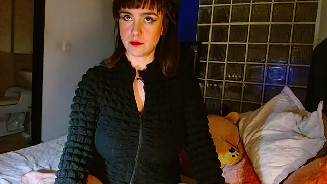 Snapshot of collette_beaufoy_ chatting on 03/05/25, 05:07 collette beaufoy online show from 03/05/25, 05:07