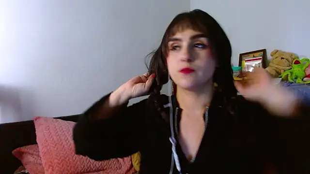 Snapshot of collette_beaufoy_ chatting on 06/14/26, 07:10 collette beaufoy online show from 06/14/26, 07:10