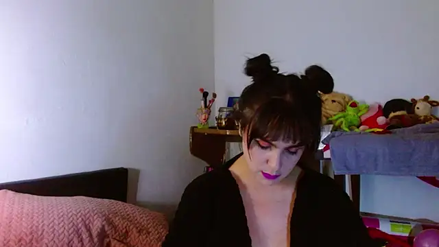 Snapshot of collette_beaufoy_ chatting on 06/17/26, 07:11 collette beaufoy online show from 06/17/26, 07:11