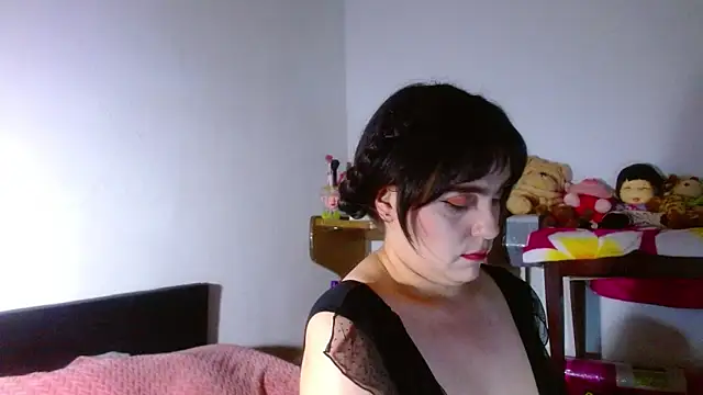 Snapshot of collette_beaufoy_ chatting on 06/25/26, 04:12 collette beaufoy online show from 06/25/26, 04:12