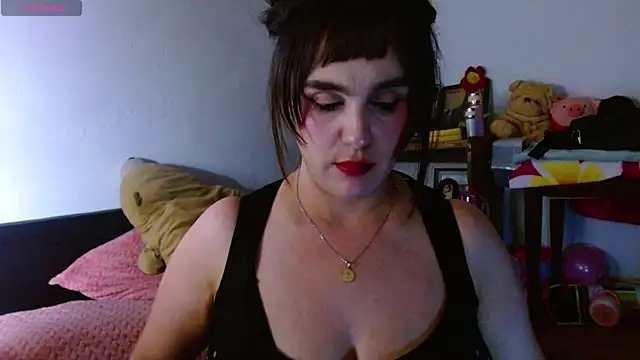 Snapshot of collette_beaufoy_ chatting on 07/06/26, 01:35 collette beaufoy online show from 07/06/26, 01:35