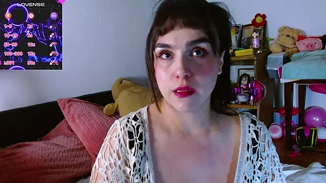 Snapshot of collette_beaufoy_ chatting on 07/17/26, 07:59 collette beaufoy online show from 07/17/26, 07:59