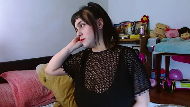 Snapshot of collette_beaufoy_ chatting on 07/18/26, 12:15 collette beaufoy online show from 07/18/26, 12:15