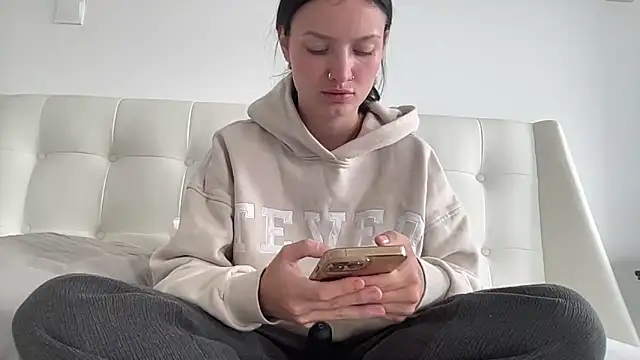 mariemelissah online show from 12/15/25, 08:18