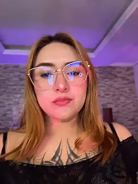 vanesaa blake online show from 05/05/26, 03:25