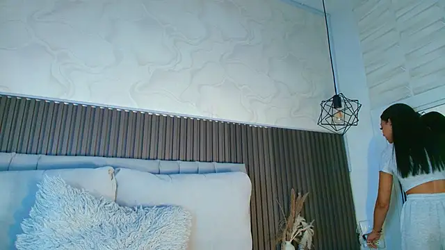 SHANONCLARK online show from 04/06/26, 07:04