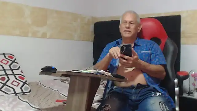 VALENTINO1983  online show from 10/10/25, 01:48