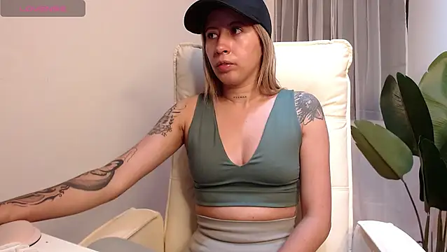 Snapshot of marthina_thompsson chatting on 06/30/26, 01:01 marthina thompsson online show from 06/30/26, 01:01