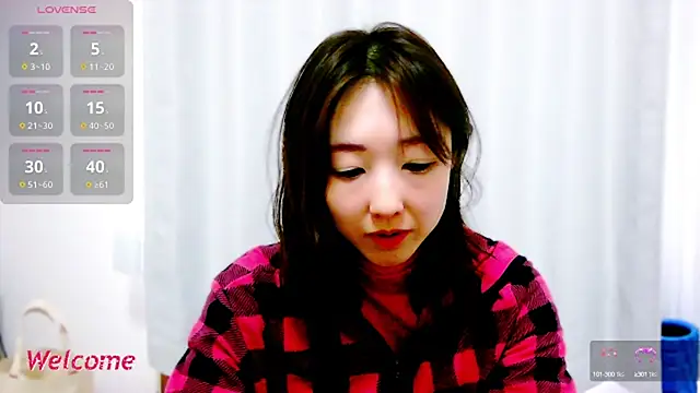 Snapshot of Love_me_Eri_ chatting on 03/03/25, 06:04 Love me Eri online show from 03/03/25, 06:04