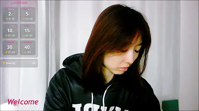 Snapshot of Love_me_Eri_ chatting on 10/01/25, 12:16 Love me Eri online show from 10/01/25, 12:16