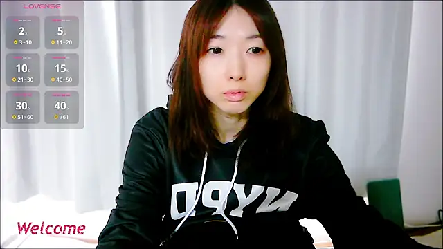 Snapshot of Love_me_Eri_ chatting on 10/06/25, 11:46 Love me Eri online show from 10/06/25, 11:46