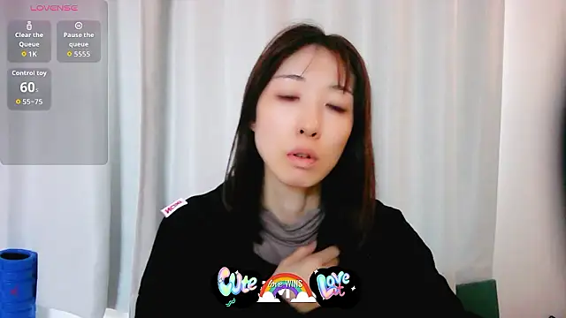 Snapshot of Love_me_Eri_ chatting on 10/14/25, 11:16 Love me Eri online show from 10/14/25, 11:16