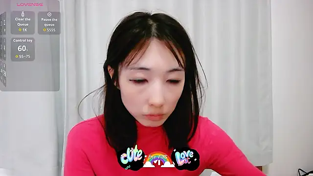 Snapshot of Love_me_Eri_ chatting on 10/25/25, 04:42 Love me Eri online show from 10/25/25, 04:42