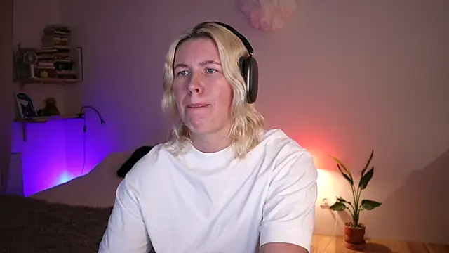 Snapshot of moonamii chatting on 01/29/25, 08:35 moonamii online show from 01/29/25, 08:35