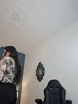 Ellie Jhonson   online show from 09/30/25, 10:26