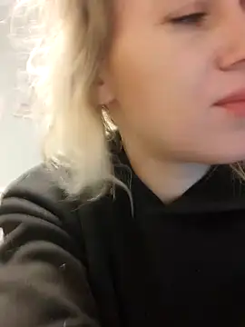 Snapshot of Linda_Gregory chatting on 12/12/24, 02:04 Linda Gregory online show from 12/12/24, 02:04