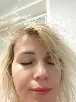 Snapshot of Linda_Gregory chatting on 12/16/24, 01:42 Linda Gregory online show from 12/16/24, 01:42