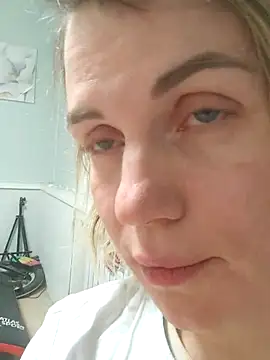 Snapshot of Linda_Gregory chatting on 02/26/25, 02:15 Linda Gregory online show from 02/26/25, 02:15