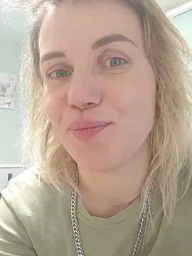 Snapshot of Linda_Gregory chatting on 03/05/25, 05:07 Linda Gregory online show from 03/05/25, 05:07