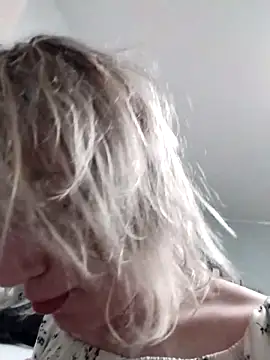 Snapshot of Linda_Gregory chatting on 10/06/25, 10:18 Linda Gregory online show from 10/06/25, 10:18