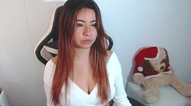 Snapshot of alice_middlee chatting on 12/12/24, 06:53 alice middlee online show from 12/12/24, 06:53