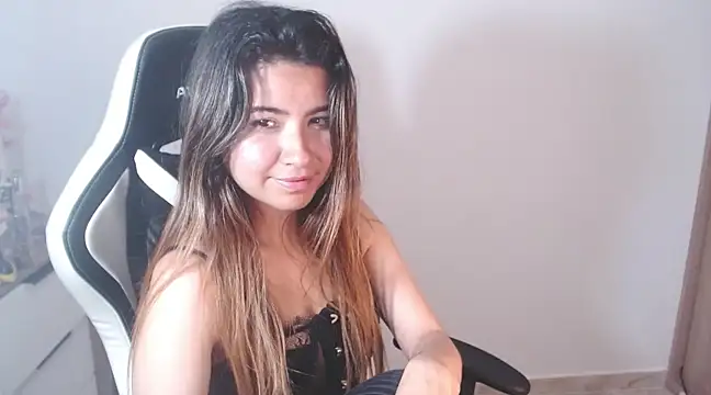 Snapshot of alice_middlee chatting on 02/06/25, 09:38 alice middlee online show from 02/06/25, 09:38