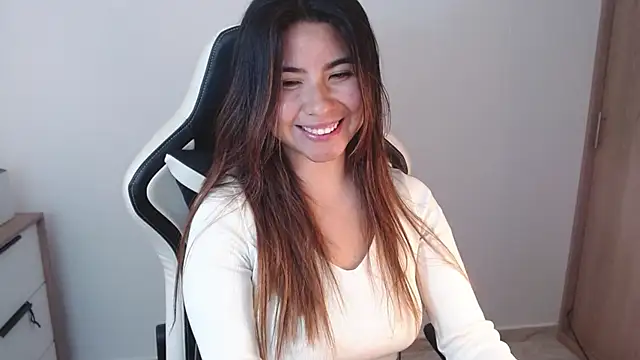 Snapshot of alice_middlee chatting on 03/17/25, 09:13 alice middlee online show from 03/17/25, 09:13