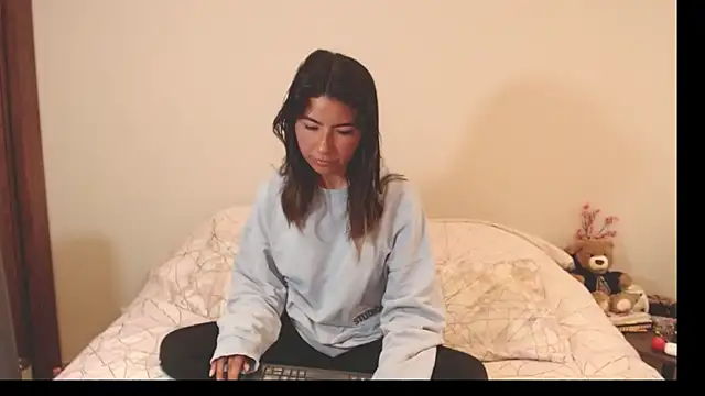 Snapshot of alice_middlee chatting on 10/07/25, 04:48 alice middlee online show from 10/07/25, 04:48