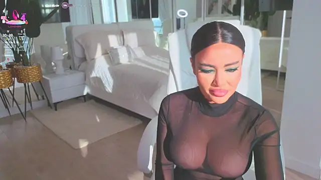 Snapshot of wowEva chatting on 11/16/25, 09:26 wowEva online show from 11/16/25, 09:26