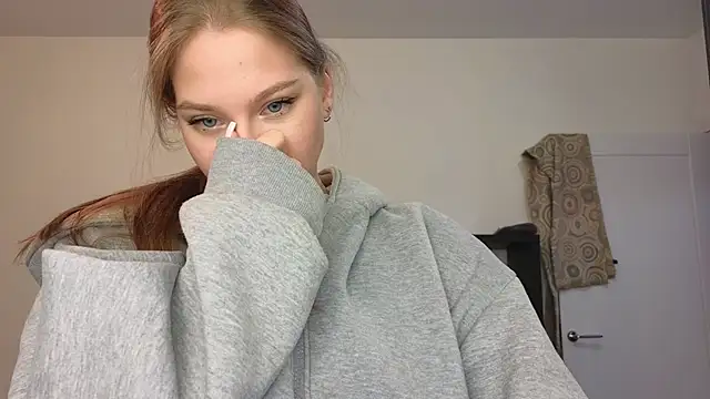 MiaKeler online show from 02/18/25, 05:53