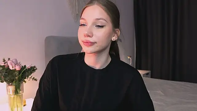 MiaKeler online show from 04/04/26, 09:01