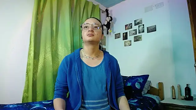 Snapshot of monkeywillwhite chatting on 10/27/25, 12:26 monkeywillwhite online show from 10/27/25, 12:26